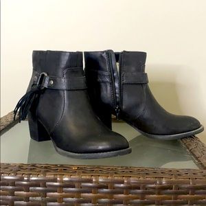 American Eagle ankle booties